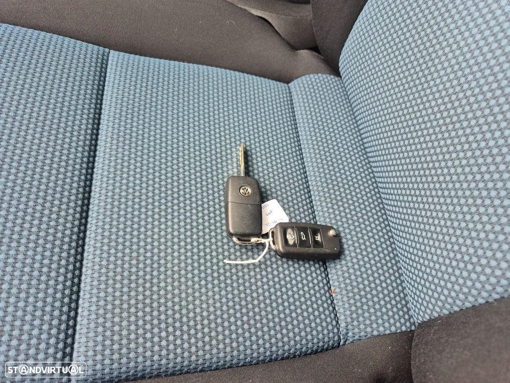 VW Golf 1.6 TDi Trendline BlueMotion - 22