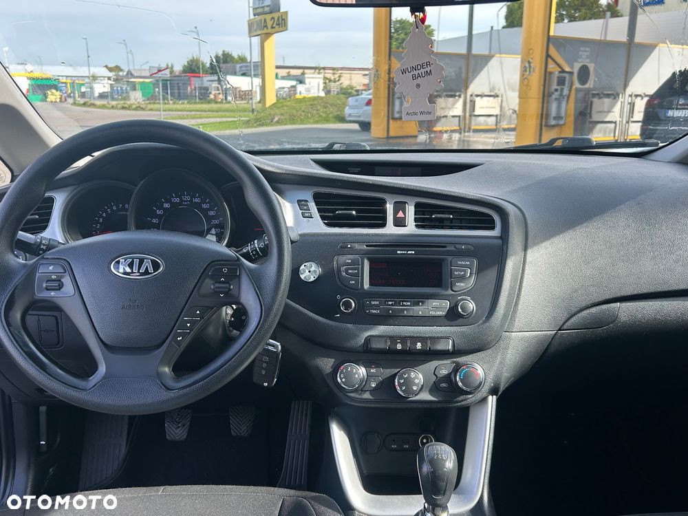 Kia Ceed - 14