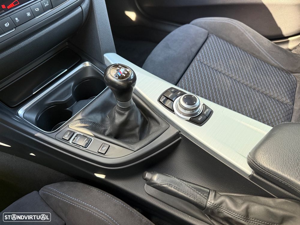 BMW 320 d Touring Pack M - 23