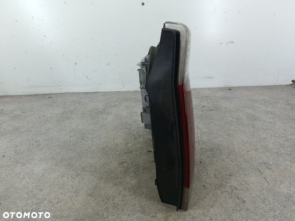 LAMPA TYLNA PRAWA OPEL VECTRA C FL 13131002 HATCHBACK - 3