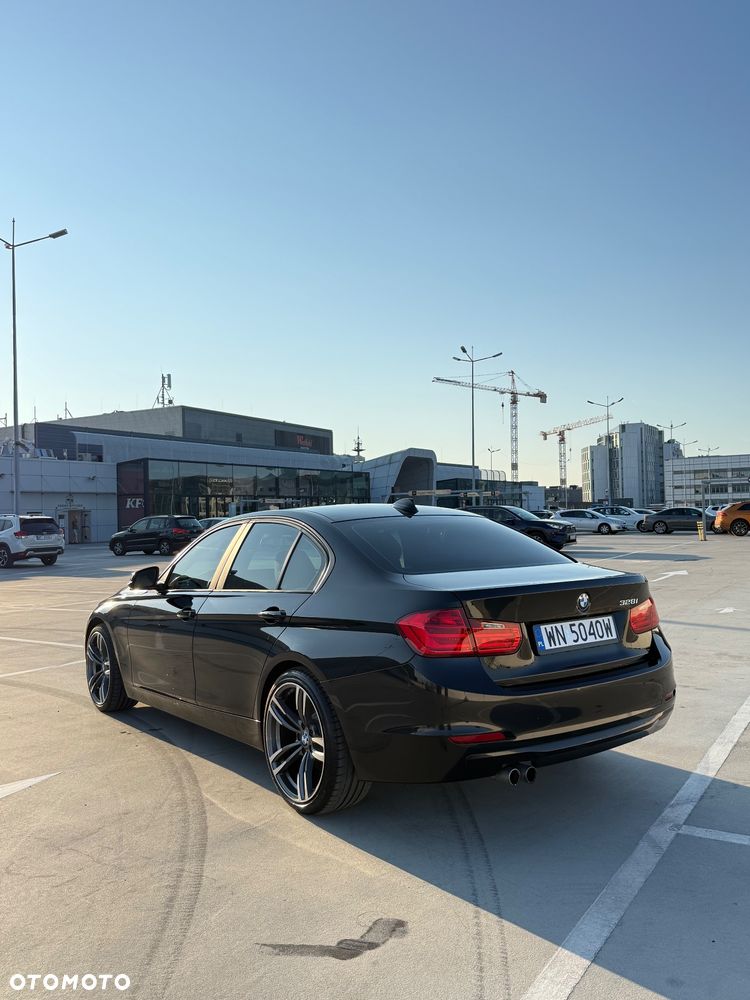 BMW Seria 3 328i - 3