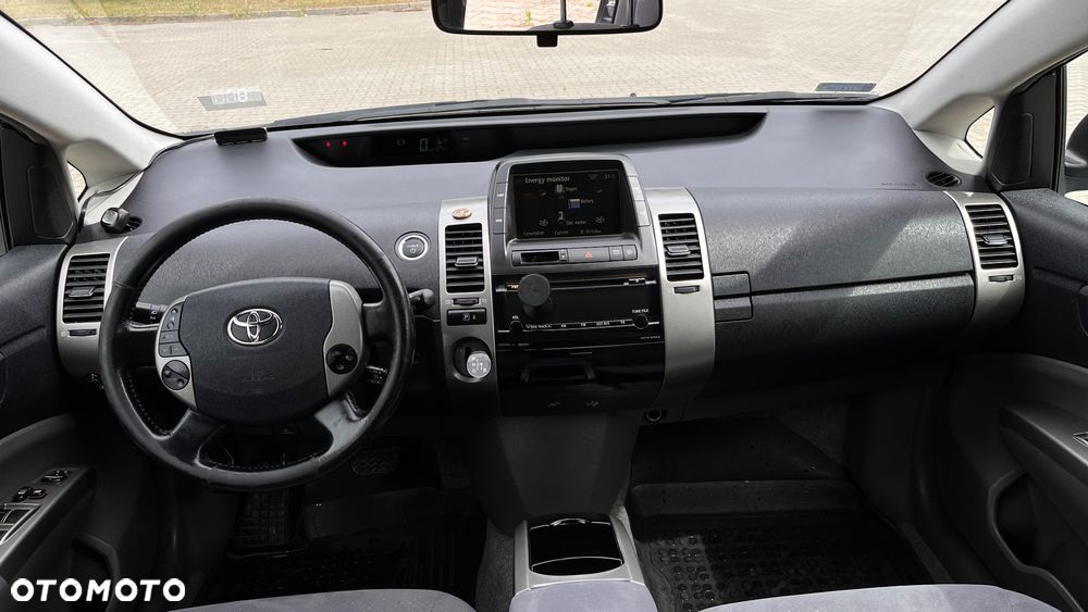 Toyota Prius 1.5 VVT-i Prestige - 11