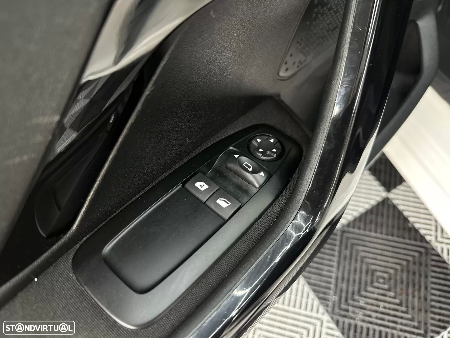 Peugeot 208 1.2 PureTech Active - 9