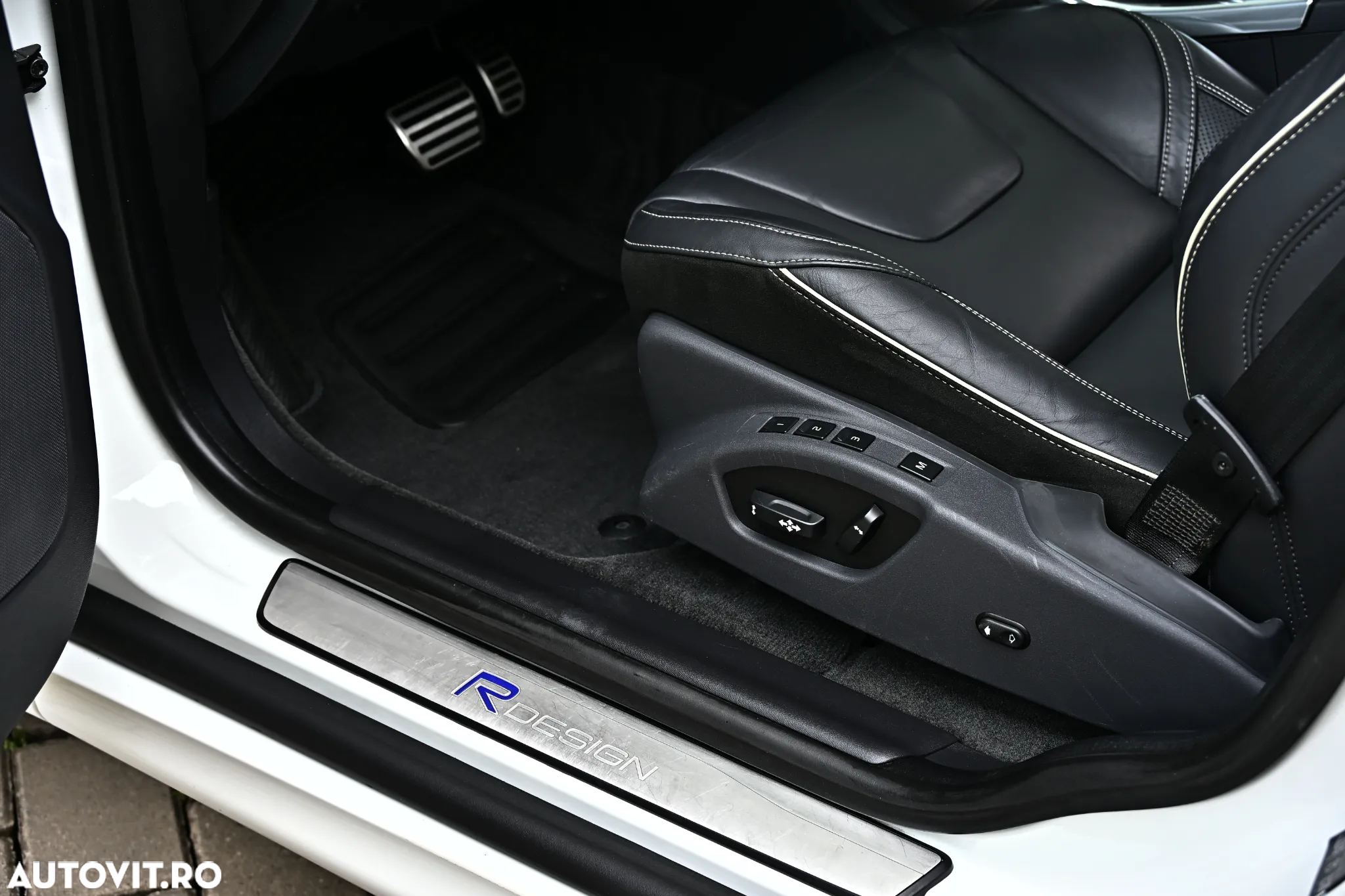 Volvo XC 60 D5AWD R-Design - 23