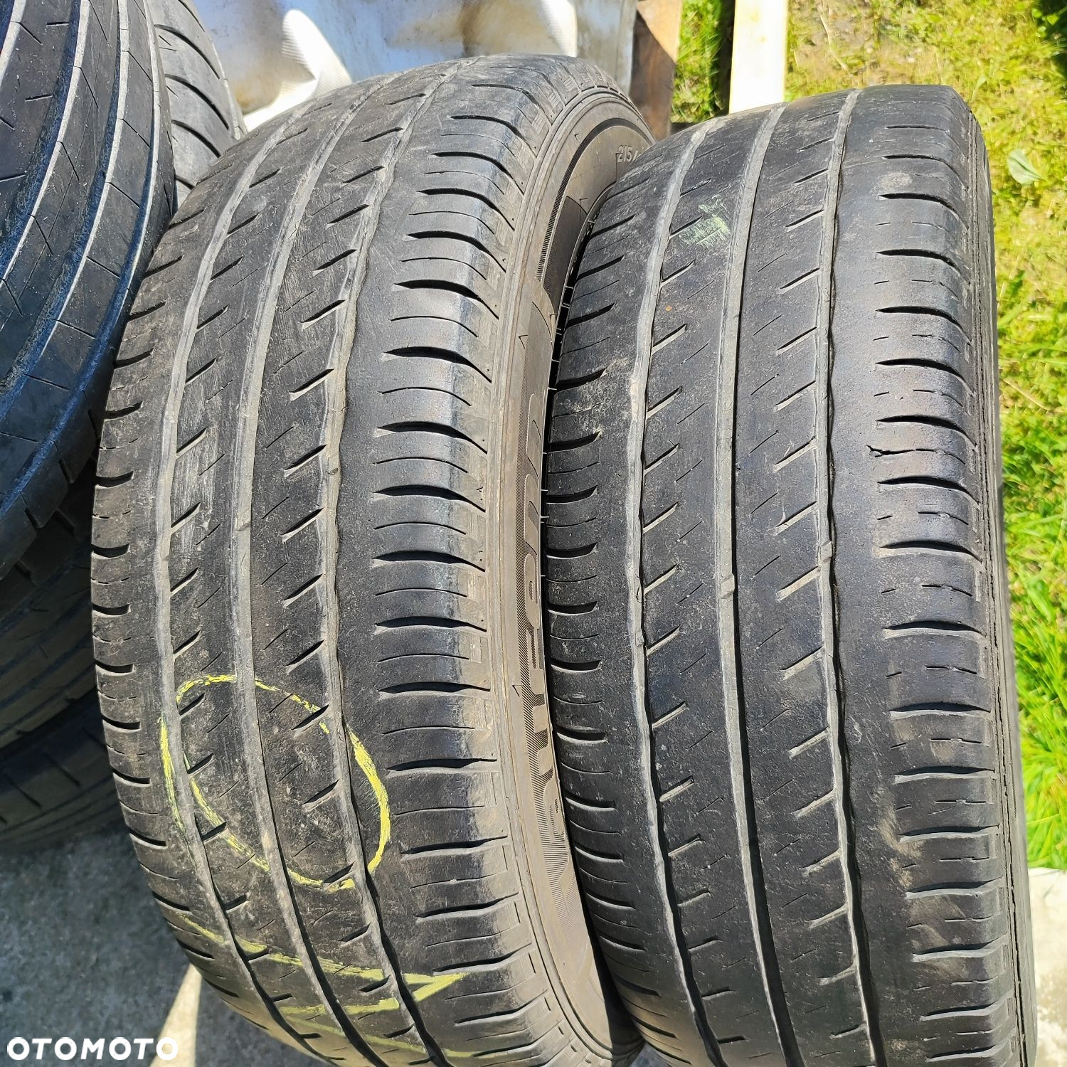 Laufen 215 65 R16C opony letnie bus 2022r - 2