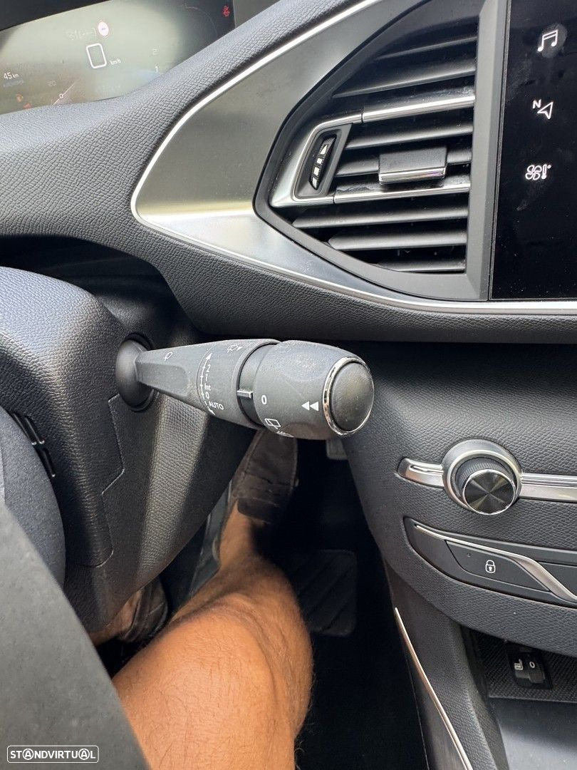 Peugeot 308 SW 1.2 PureTech Allure Full LED - 28