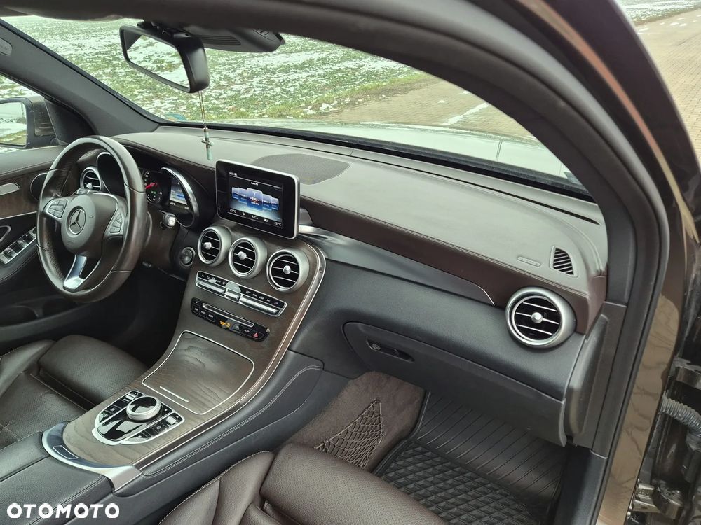 Mercedes-Benz GLC - 30