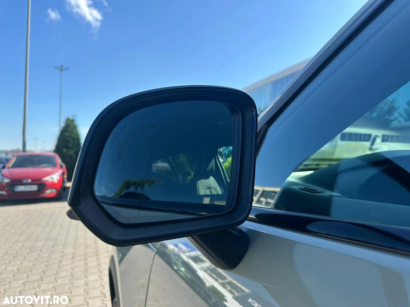Volvo XC 40 B3 AT FWD MHEV Plus Dark - 6