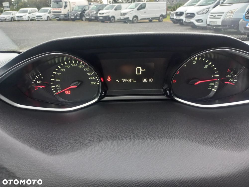 Peugeot 308 - 24