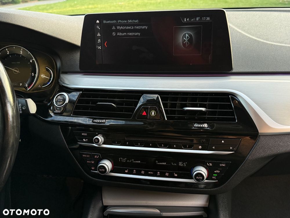 BMW Seria 5 525d Sport Line - 22