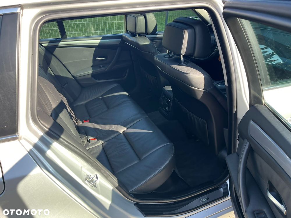BMW Seria 5 523i - 15