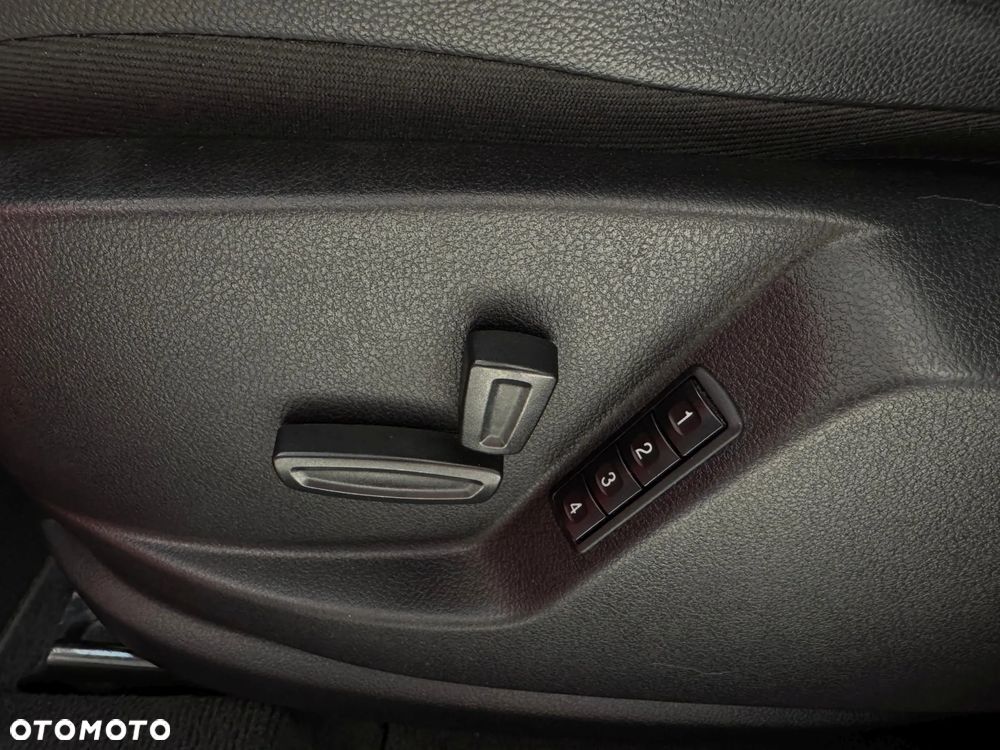 Ford S-Max 2.0 TDCi DPF Titanium X - 35