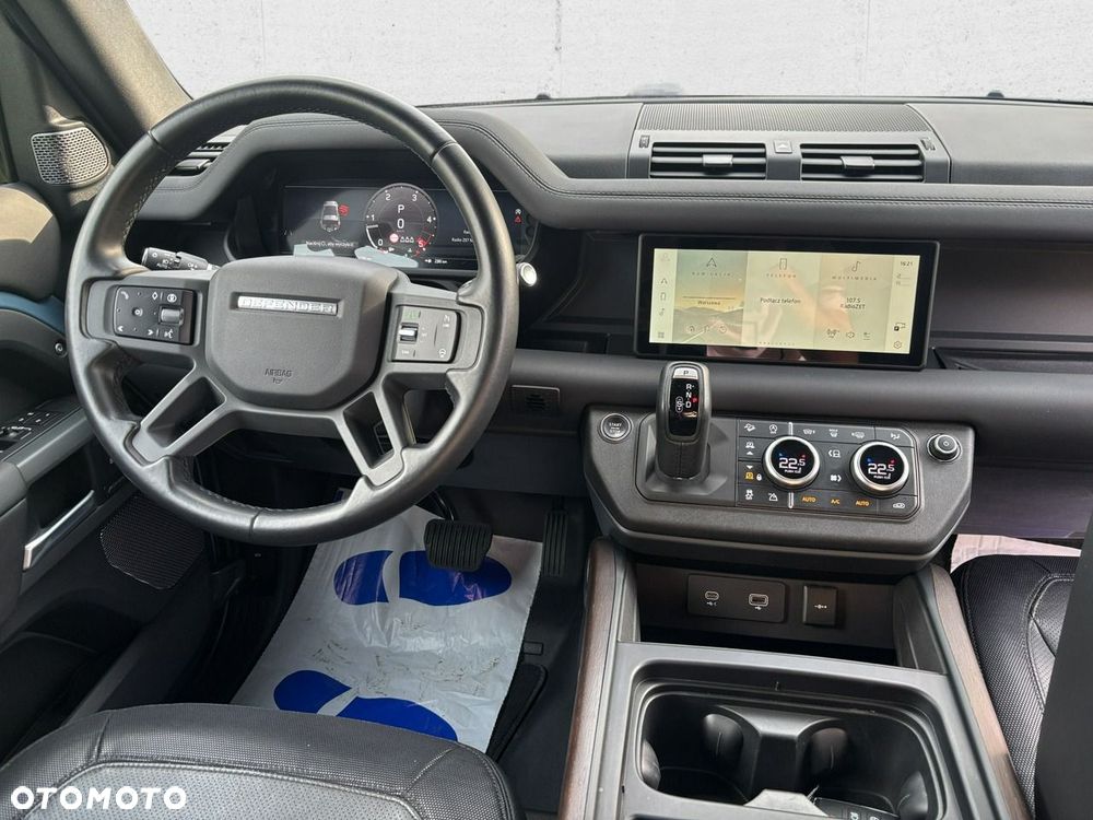 Land Rover Defender - 18