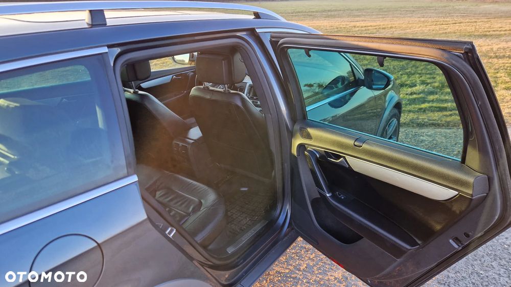 Volkswagen Passat 2.0 TDI 4Motion DSG BlueMotion Tech Highline - 17