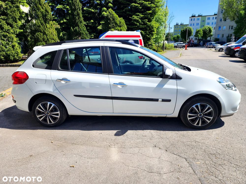 Renault Clio 1.2 16V 75 Expression - 9