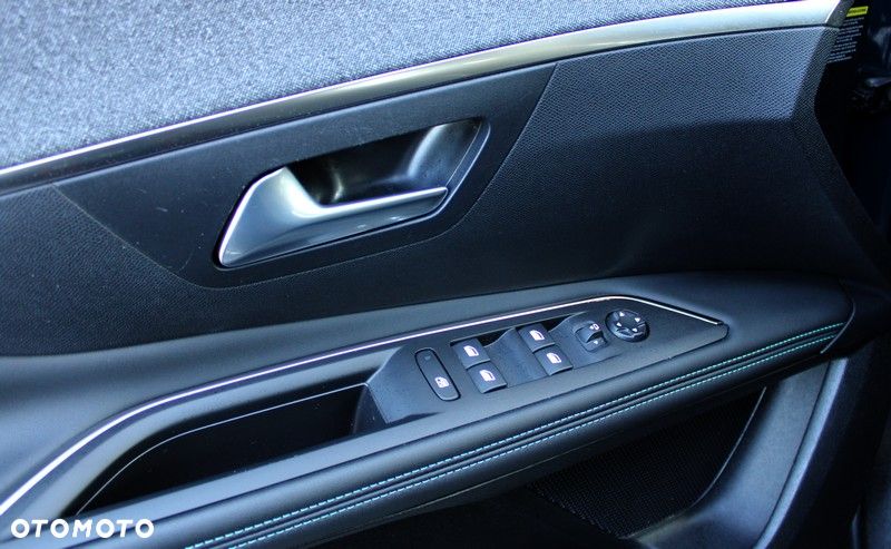 Peugeot 3008 1.6 PureTech HYbrid Allure S&S EAT8 - 32
