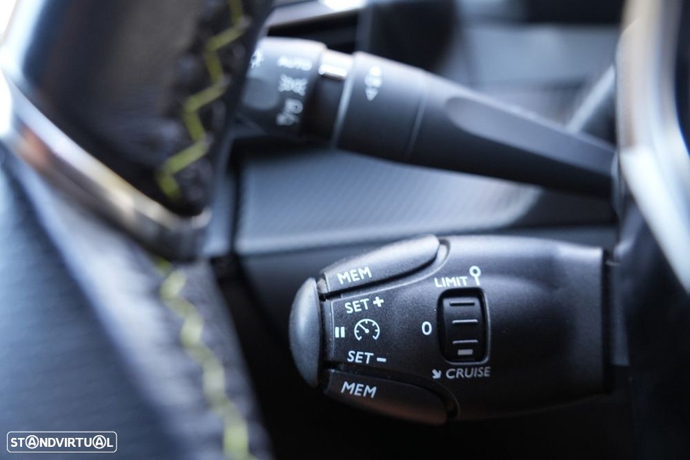 Peugeot 208 1.2 PureTech GT Line - 22
