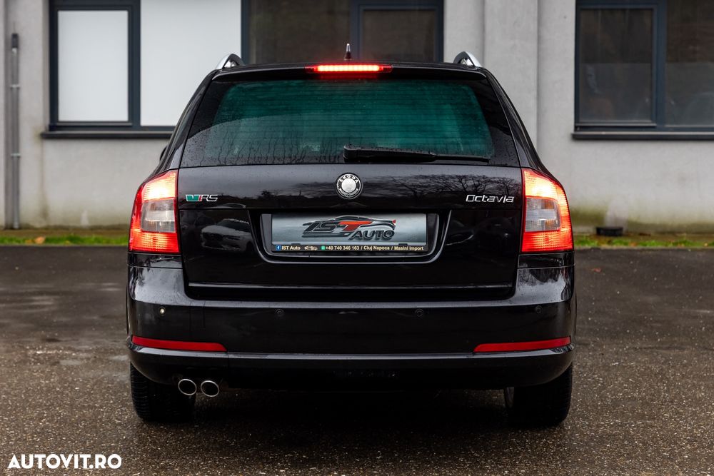 Skoda Octavia Combi 2.0 TDI DPF RS - 11