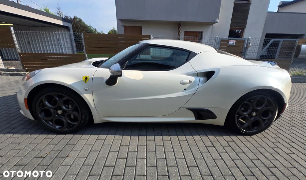 Alfa Romeo 4C - 8
