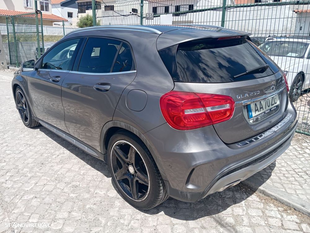 Mercedes-Benz GLA 250 4Matic 7G-DCT AMG Line - 3
