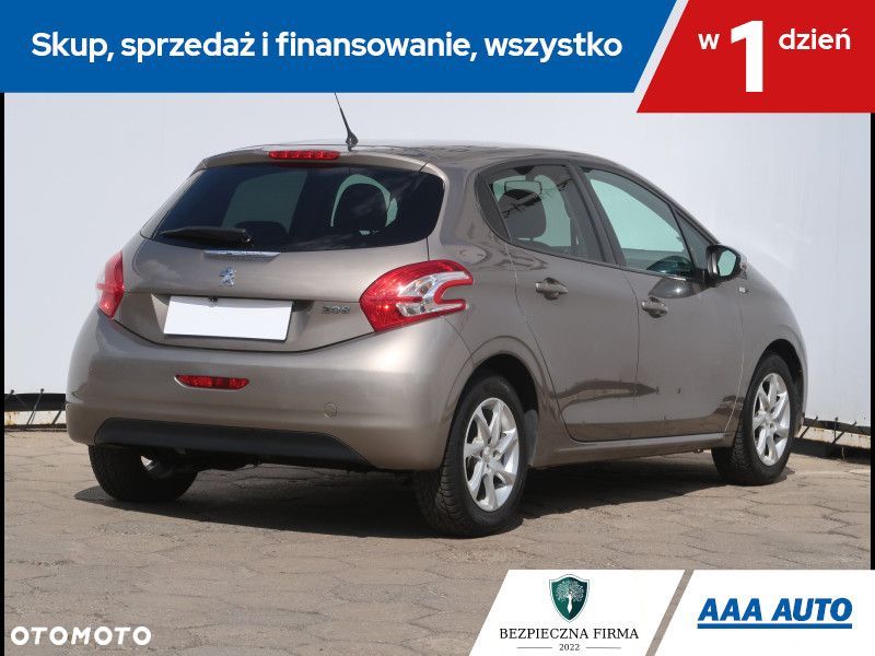 Peugeot 208 - 7