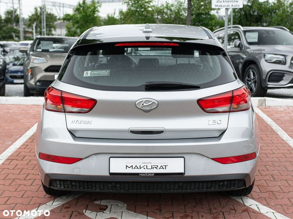 Hyundai i30 1.5 DPI Classic + - 9