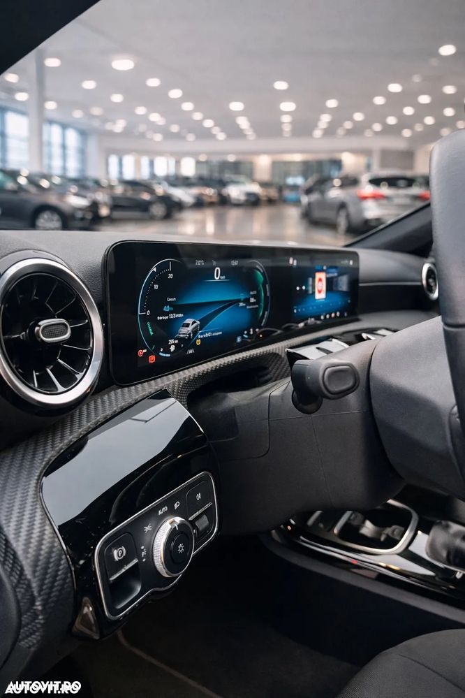Mercedes-Benz CLA 180 - 8