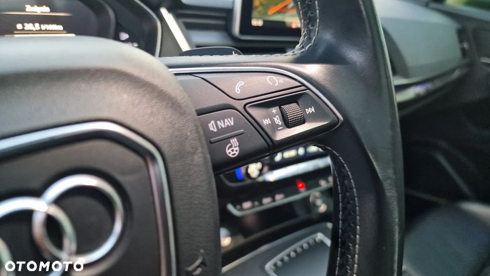 Audi SQ5 - 30