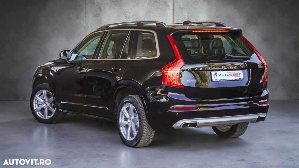 Volvo XC 90 - 9