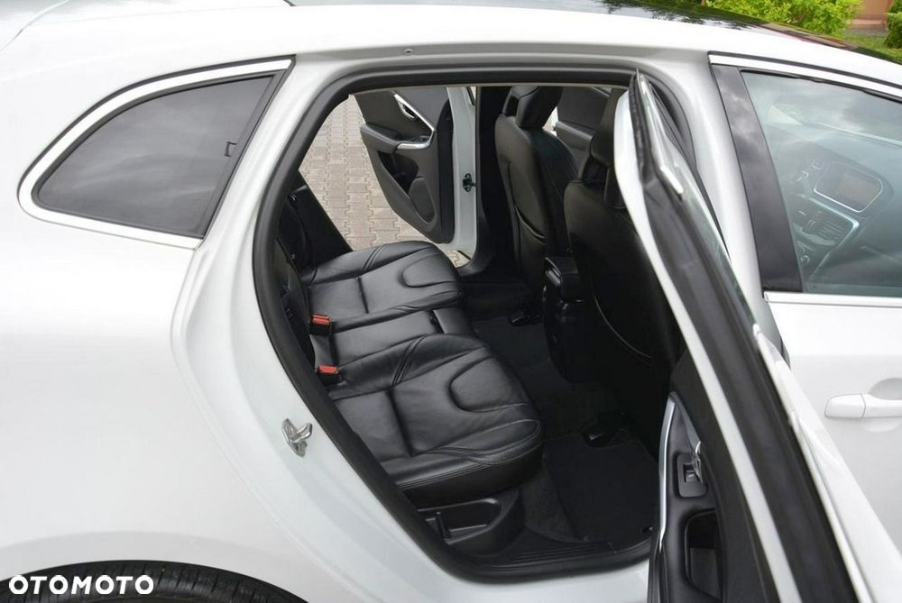 Volvo V40 T3 Geartronic Summum - 15