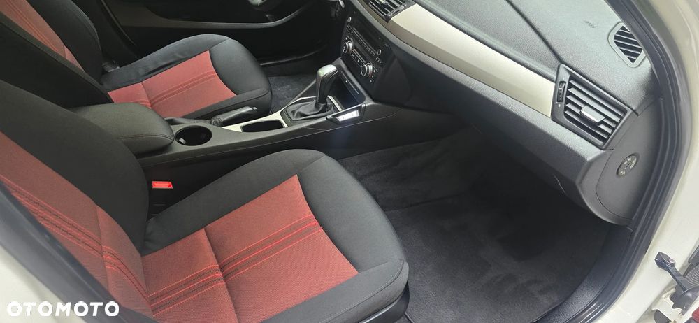 BMW X1 sDrive18d Sport Line - 11