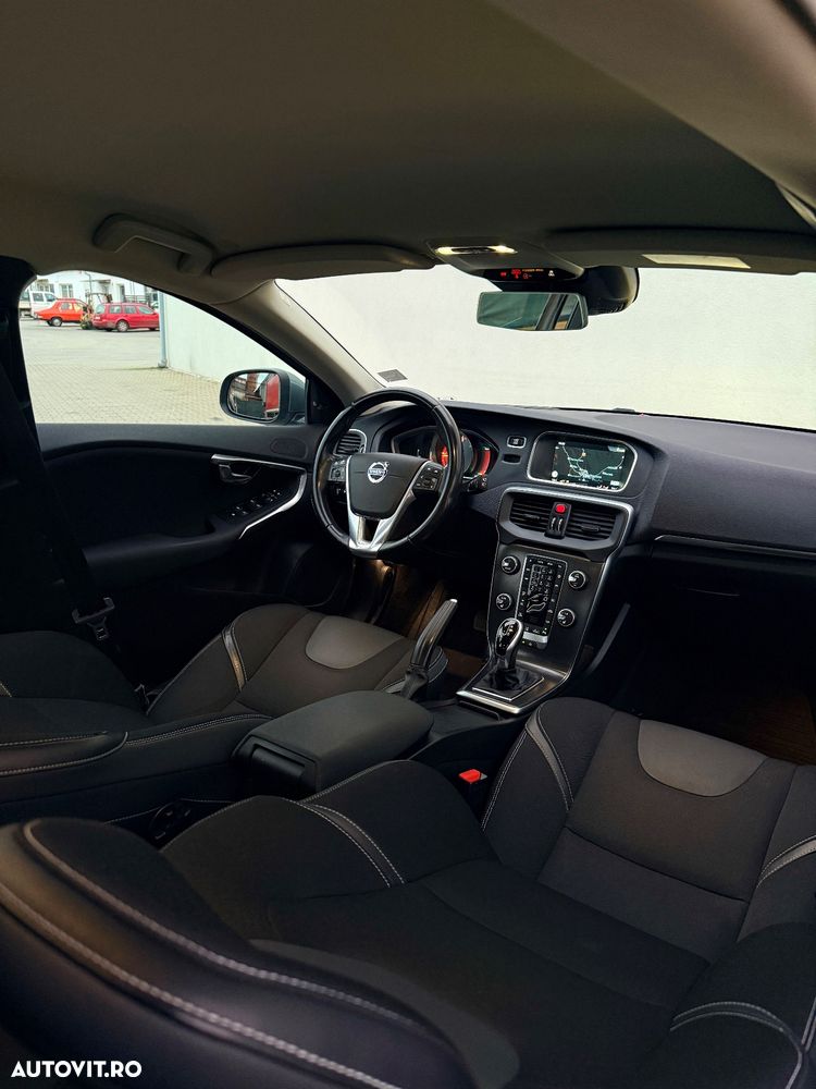 Volvo V40 D2 Geartronic Momentum - 10