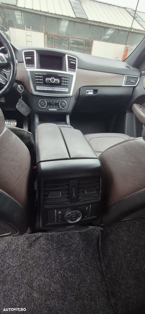 Mercedes-Benz ML - 10