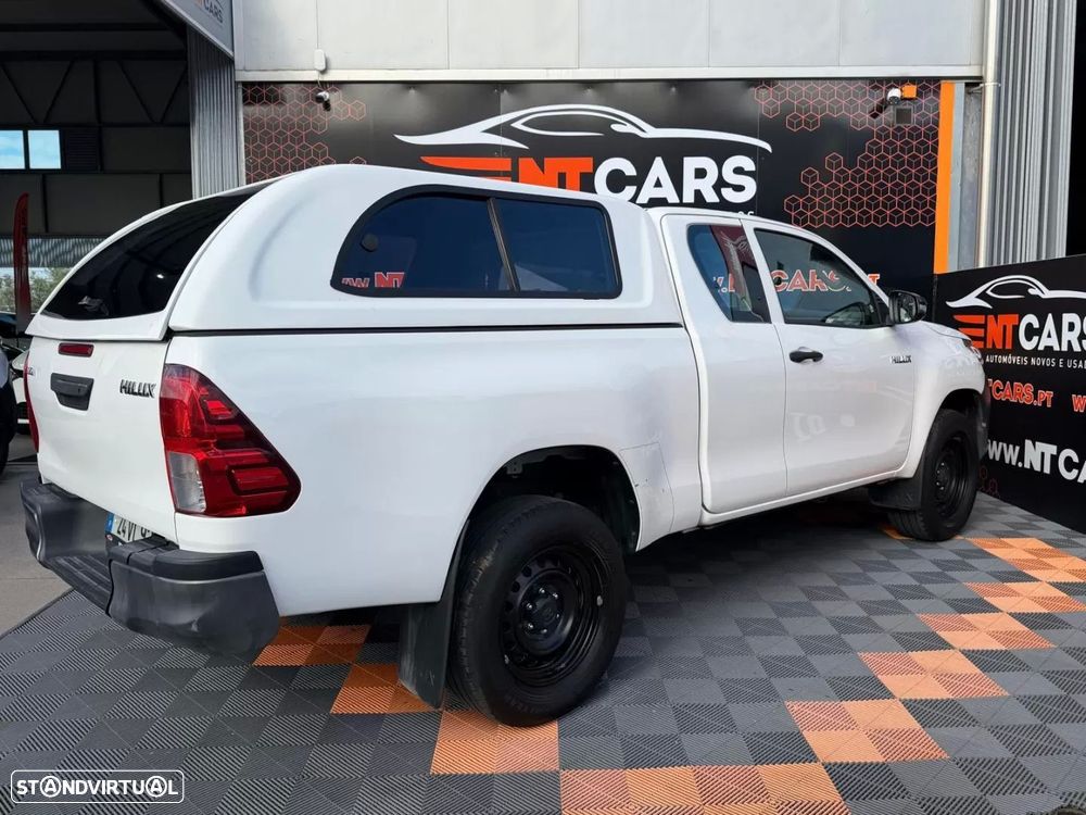 Toyota hilux 2.4 d-4d 4wd ce 3l - 3