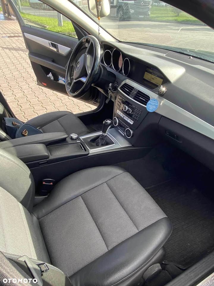Mercedes-Benz Klasa C 180 CGI BlueEff Avantgarde - 6