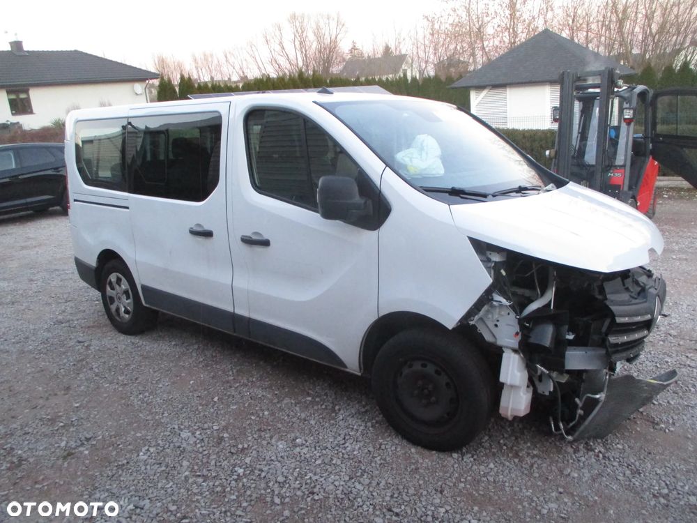 Renault Trafic 2.0 dCi - 10