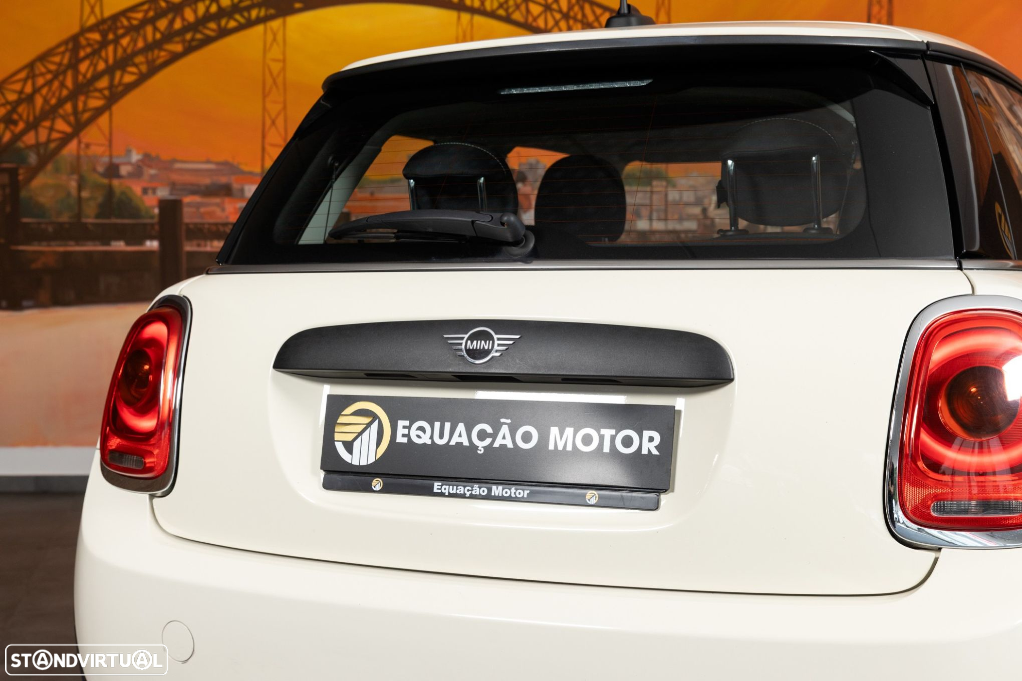 MINI 3 Portas One D - 8