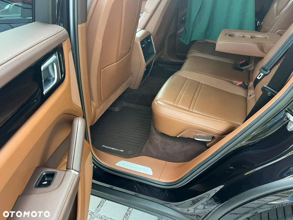 Porsche Cayenne Platinum Edition - 11