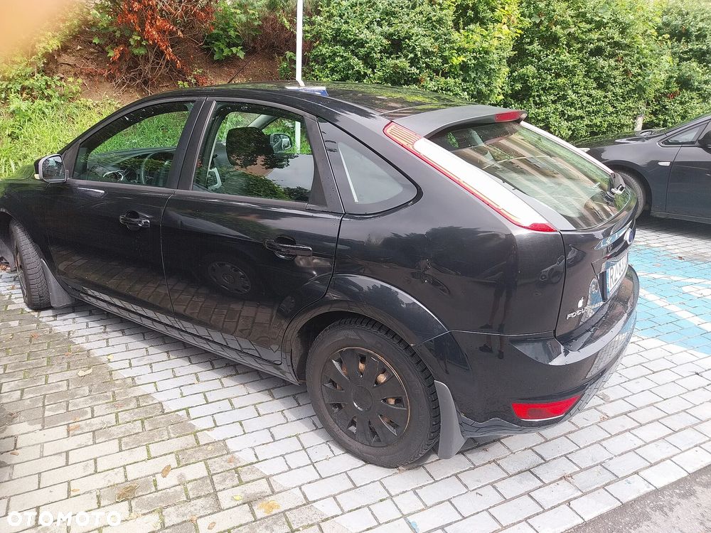 Ford Focus 1.6 Ambiente - 1