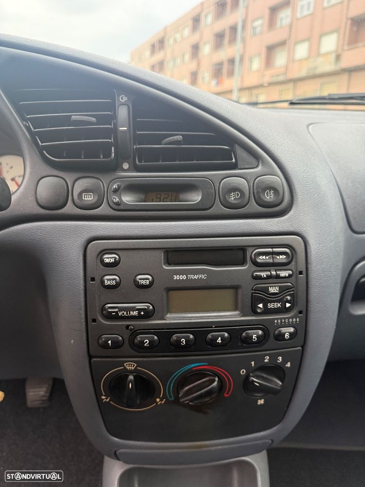 Ford Fiesta 1.25 Techno - 12