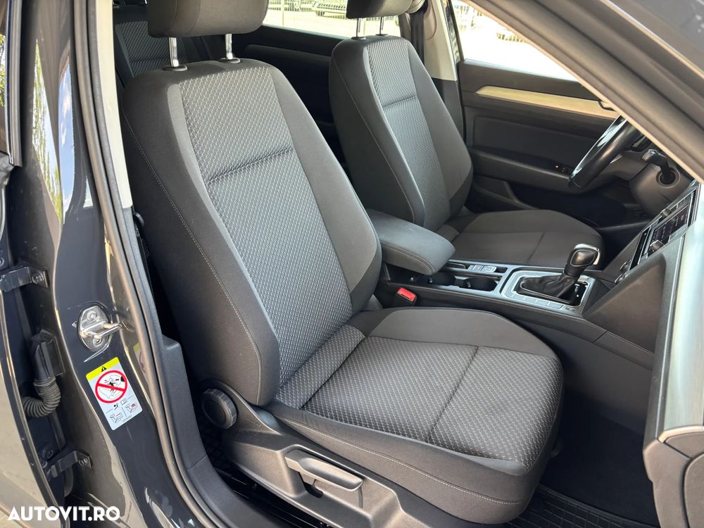 Volkswagen Passat - 23