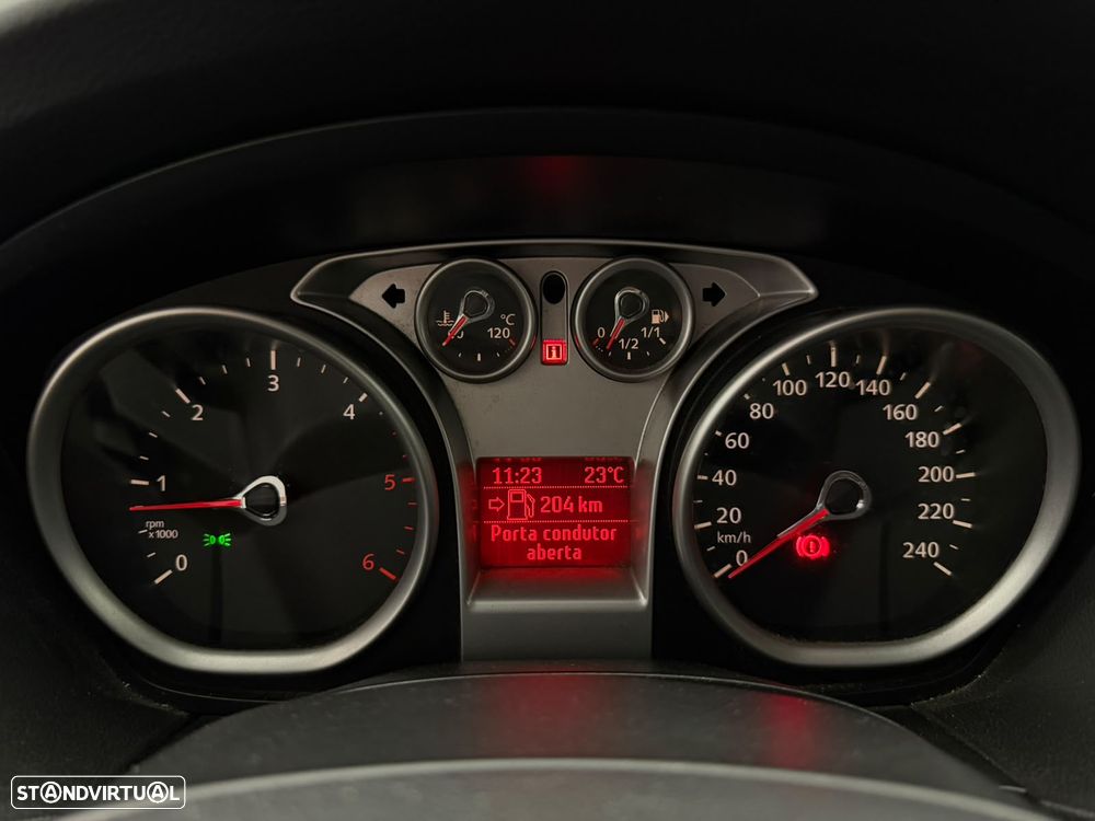 Ford Focus SW 1.6 TDCi DPF Titanium - 14