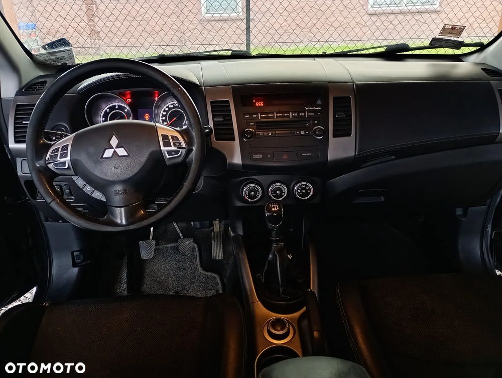 Mitsubishi Outlander 2.0 DI-D 4WD Intense - 15