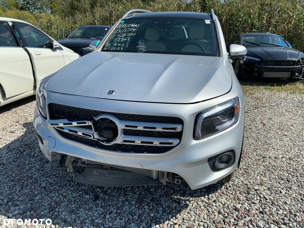Mercedes-Benz GLB 250 4-Matic 8G-DCT - 11