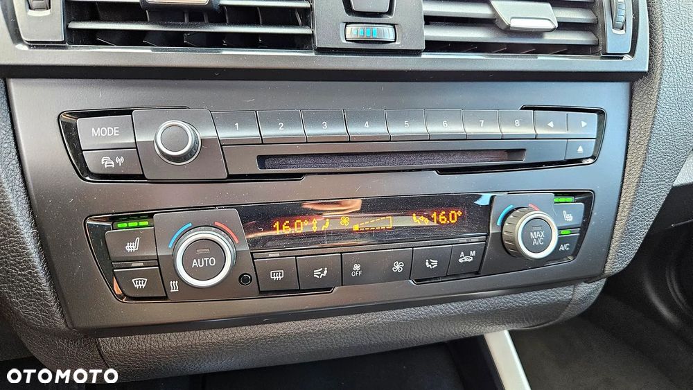 BMW Seria 1 118i Sport Line - 11