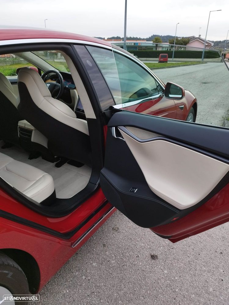 Tesla Model S Long Range - 12