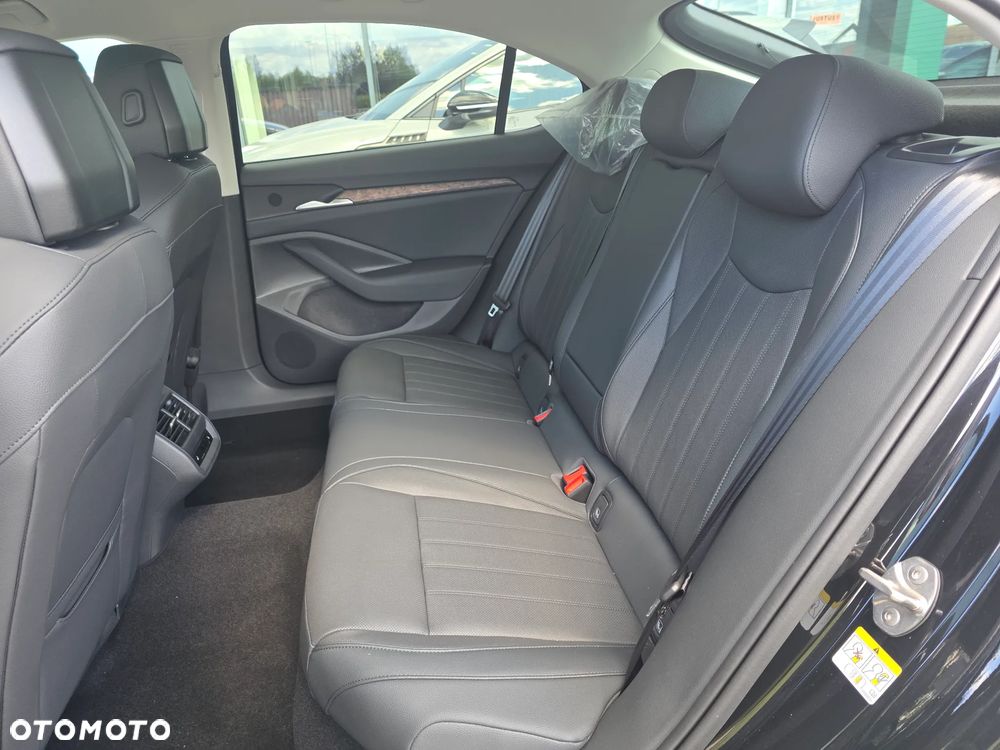 Skoda Superb 2.0 TDI SCR 4x4 L&K DSG - 9