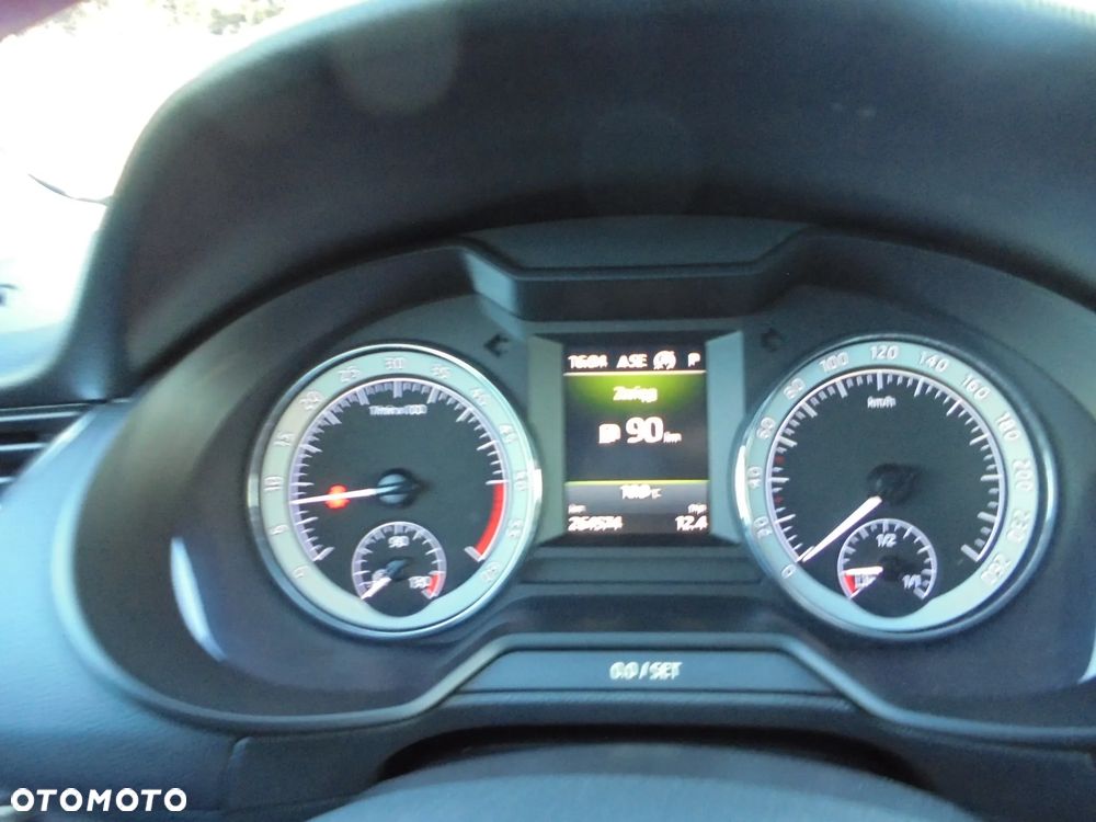 Skoda Octavia 2.0 TDI DSG Ambition - 25