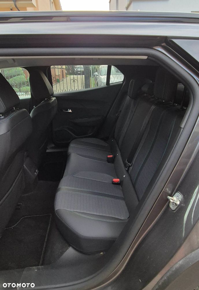 Peugeot 2008 PureTech 130 Allure S&S EAT8 - 16