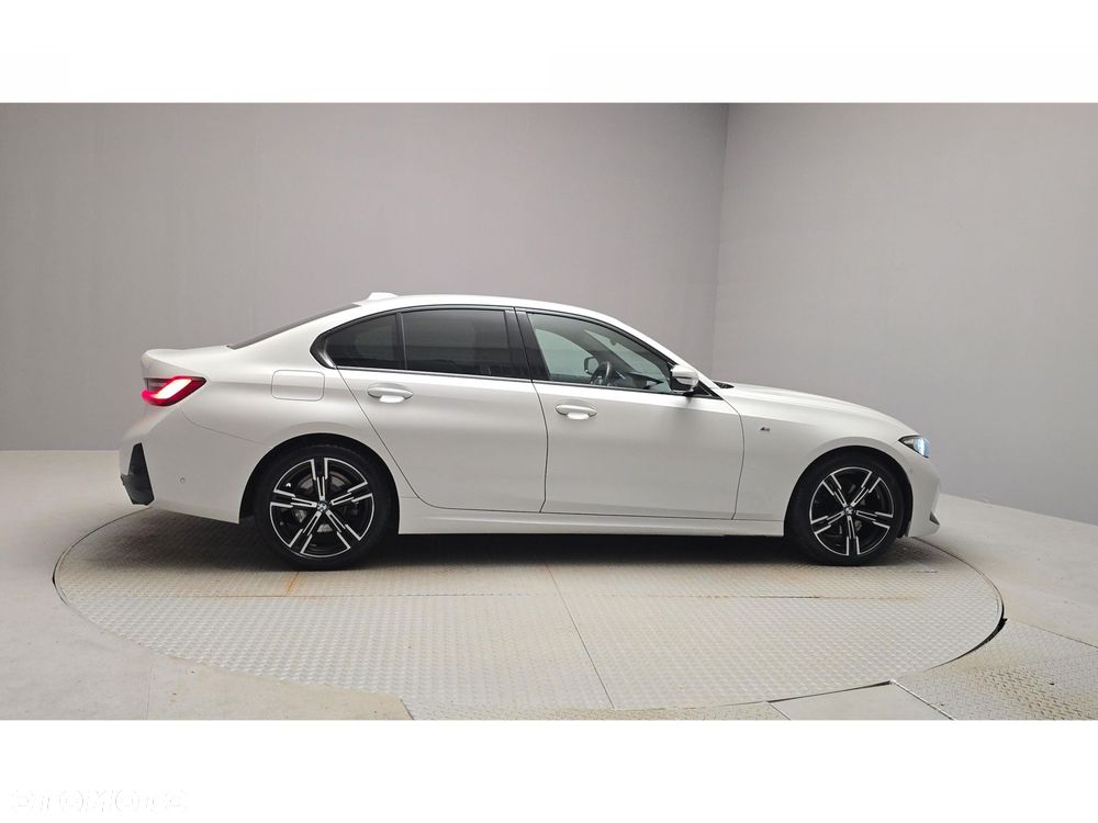 BMW Seria 3 320d xDrive mHEV M Sport - 6